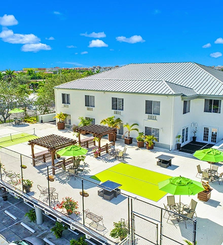 Naples Park Central Hotel — photo 13 of 56