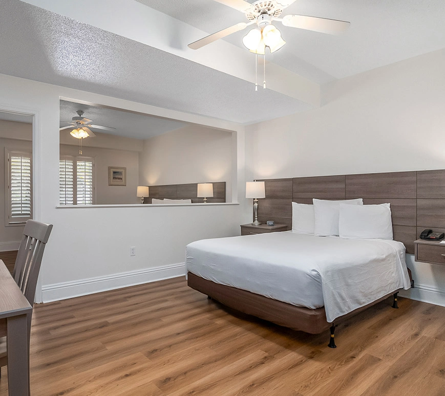 2 Queen Size Beds