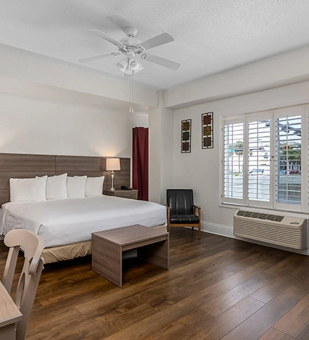 Naples Park Central Hotel — photo 38 of 56