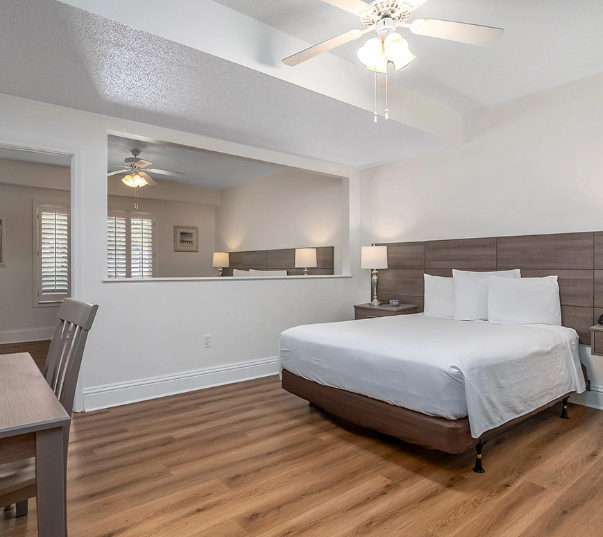 2 Queen Size Beds 1