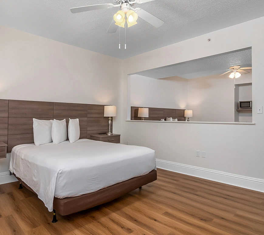 2 Queen Size Beds 6